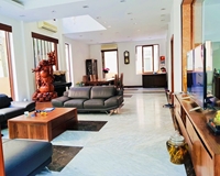 Bán Căn Biệt Thự Palm Qarden Việt Hưng 210m2 x 3 tầng, 4 phòng khép kín, mặt tiền bề thế, nội thất sang trọng, giá chỉ hơn 150tr/m2