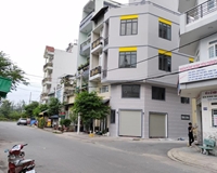 Bán nhà lô góc Phạm Văn Bạch, P15, Tân Bình. DT 29m2 x 3 tầng ( 3.4 x 9 ). Giá 5.6 tỷ TL.