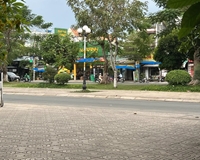 Cần bán gấp nhà hàng cao cấp, tọa lạc tại phường Tân Thạnh quận Tân Phú TPHCM với giá rẻ với người có thiện chí mua bán