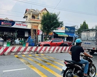 Cho thuê nhà ngay mặt tiền đường lớn ĐT743, ngã tư Cửu Long, Bình Hoà, Thuận An.