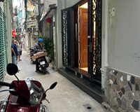 Cho thuê nhà MỚI TINH, CÓ THỂ THUÊ LÀM VĂN PHÒNG HOẶC Ở, phố Nguyễn Khánh Toàn