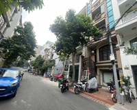 Bán Biệt Thự MT 85m2, 5 Tầng, Huỳnh Lan Khanh, Tân Bình
