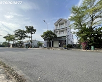 Định cư nước ngoài cần bán gấp biệt thự Lê Văn Lương Nhà Bè. Căn góc 2MT  đường 20m, cách SC.VivoCity Q7 3km