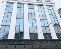 Bán tòa văn phòng 9 tầng mặt đường Võng Thị Tây Hồ.