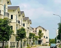 - Chỉ từ 6 tỷ XX , sở hữu ngay căn biệt thự 3 tầng tại sát ngay Hà Nội, không gian sống xanh, chuẩn Singapore
