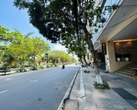 Bán nhà Nha Trang mặt tiền đường Trần Phú phường Lộc Thọ đối diện công viên Phù Đổng