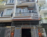 Bán nhà đường Mã Lò, Bình Trị Đông A, Bình Tân.
Diện tích: 56 x 4 tầng x (4 x 14)
Giá: 5.2 tỷ (thương lượng).