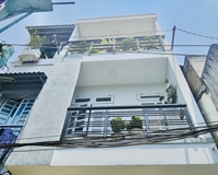 Bán nhà ở ngay Lê Hồng Phong, Q10,  3 tầng  49m2 công nhân đủ, Chỉ 6 Tỷ