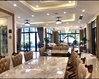 Bán khách sạn tc 5* trung tâm Bãi Cháy- Hạ Long, 32 phòng, đi bộ 2p ra bãi tắm, cạnh công