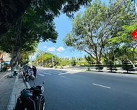 bán nhà mặt tiền view Biển Trần Phú đối diện công viên Phù Đổng Nha Trang 
0962130297