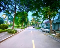 Bán nhà Hoàng Văn Thái, BT đẹp, ô tô, sân vườn, sổ A4-150m2, 25,5 tỷ