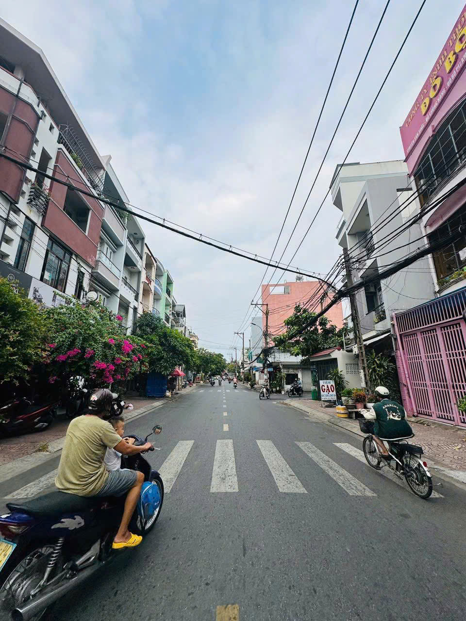 Bán nhà Mặt Tiền Trần Bình Trọng - giao Nguyễn Văn Đậu, 6x29m, Cấp 4 - Sổ A4, chỉ 29,8 Tỷ.