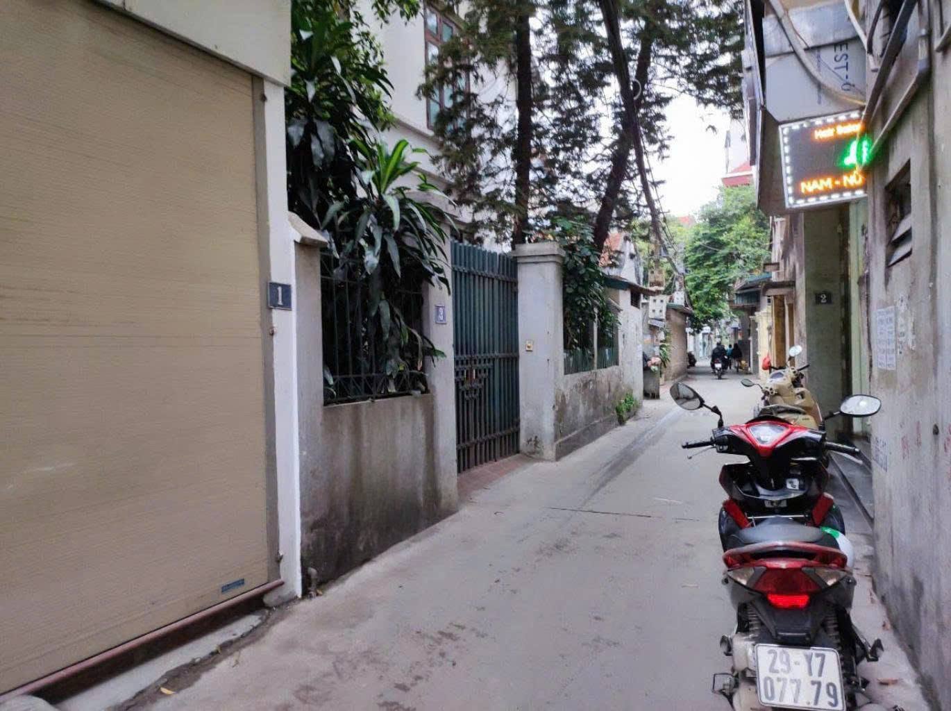Nguyễn Văn Cừ Long Biên 10 tỷ 60m ô tô qua nhà gần công viên