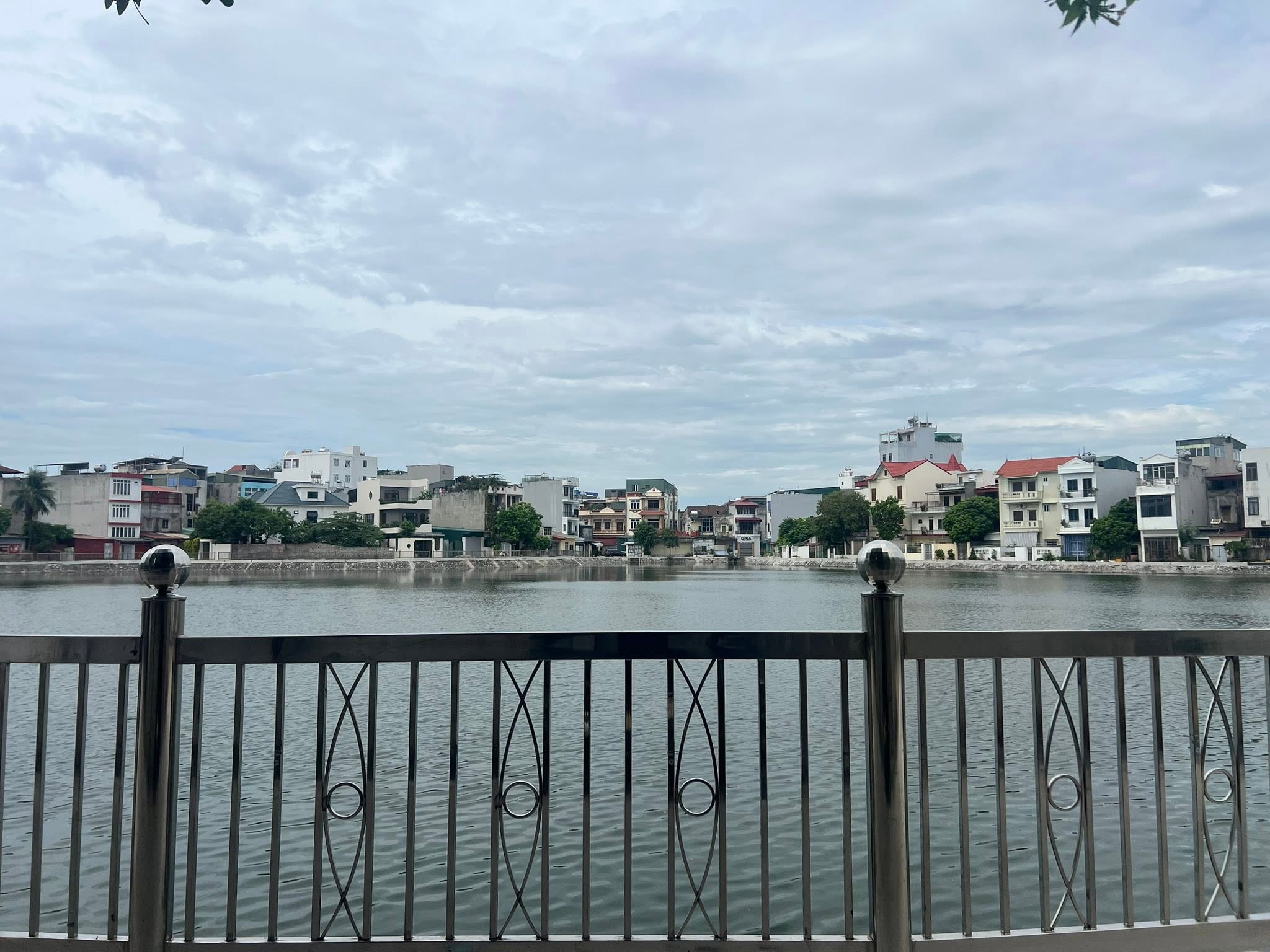 Bán đất mặt hồ Bình Minh, phường Lê Thanh Nghị, TP Hải Dương, 109m2, mt 5.57m, vị trí đẹp, 4 tỷ