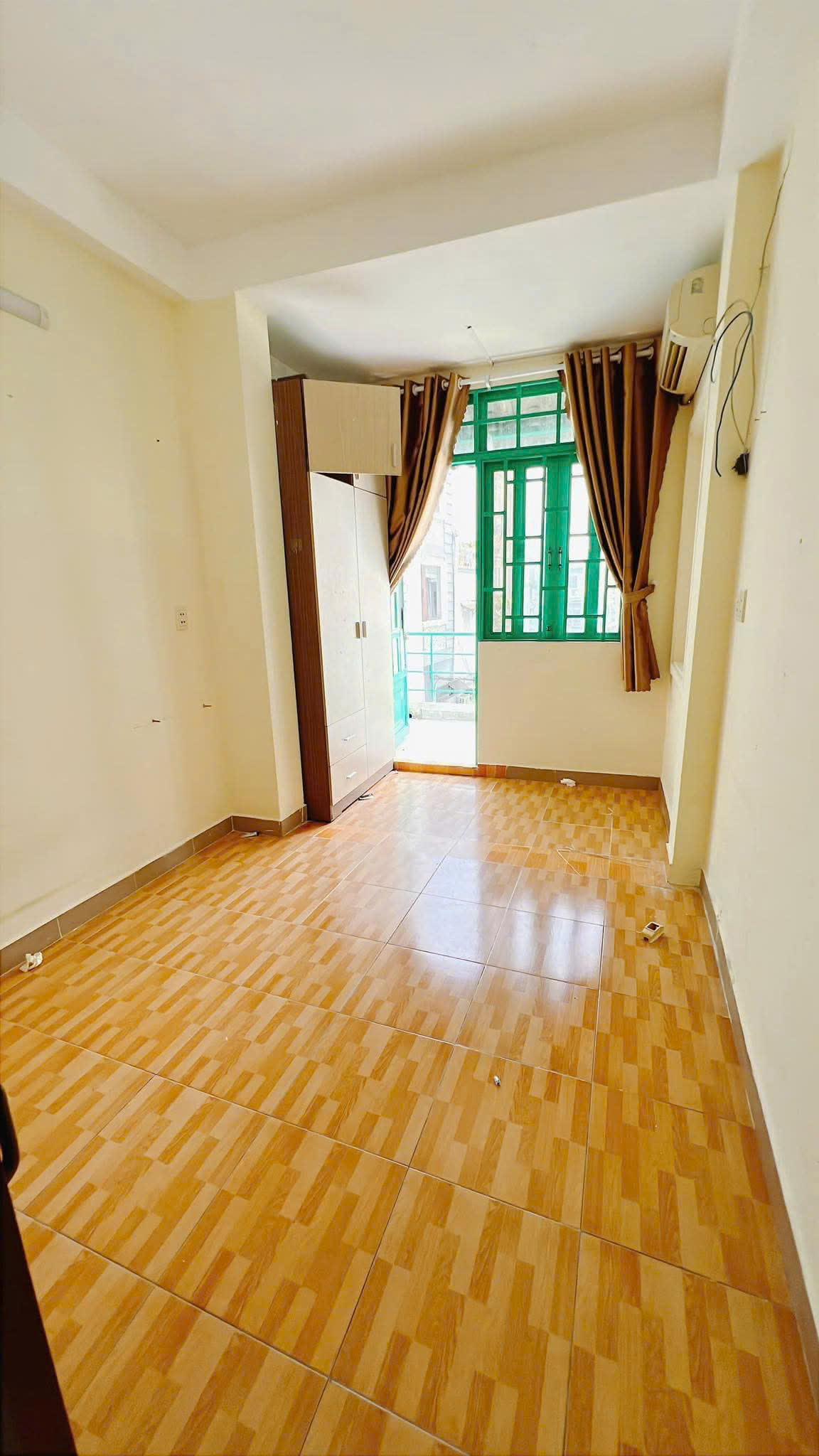 bán nhà mặt tiền kinh doanh khánh hội q4 
Ngang 3 x 13 - 5 tấm