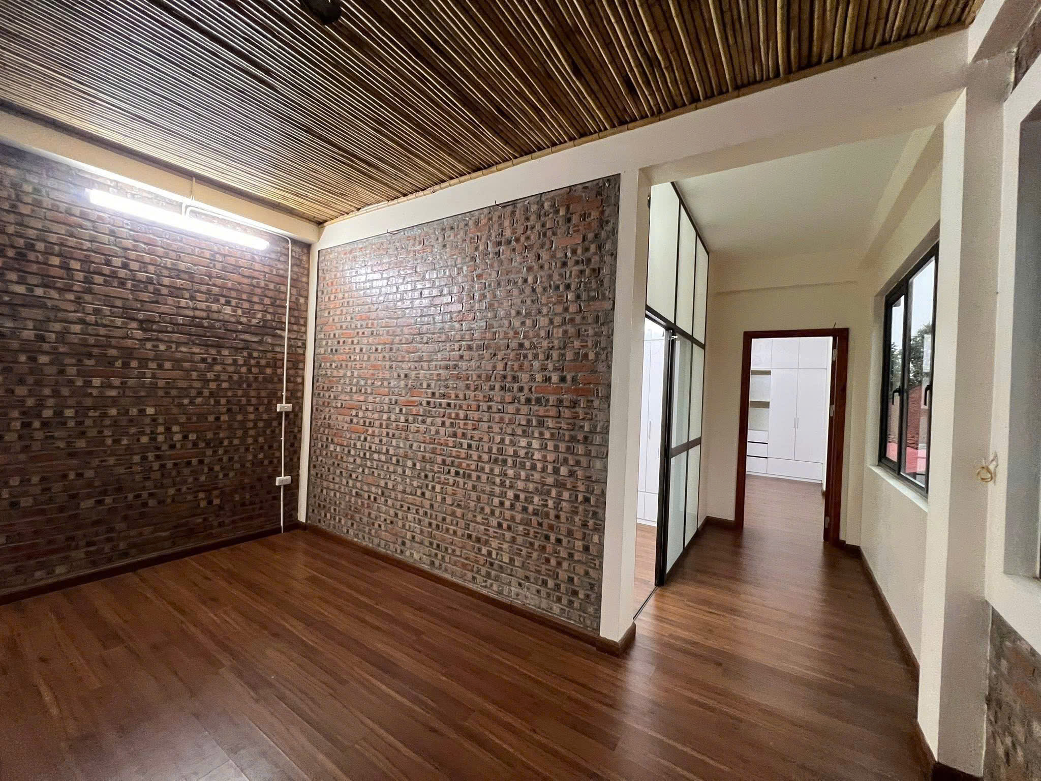 Bán đất tặng nhà 4 tầng tại Hòa Lạc