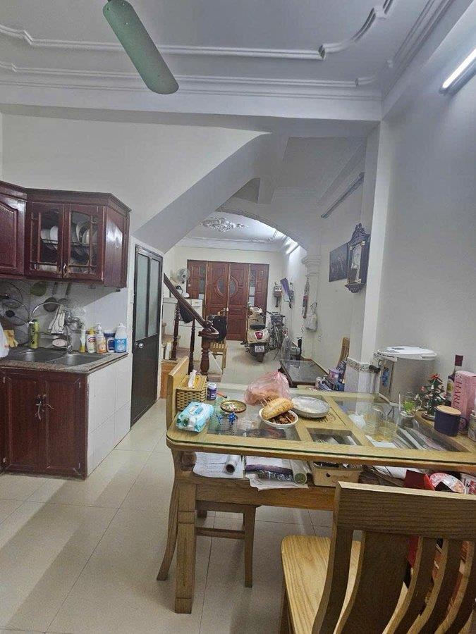 KIM GIANG - NHÀ DÂN XÂY KIÊN CỐ 35M x 5 TẦNG - 50M RA ĐƯỜNG OTO TRÁNH - HÀNG XÓM KĐT ĐẠI KIM - SÁT VÁCH ĐH THĂNG LONG - GIÁ NHỈNH 8 TỶ