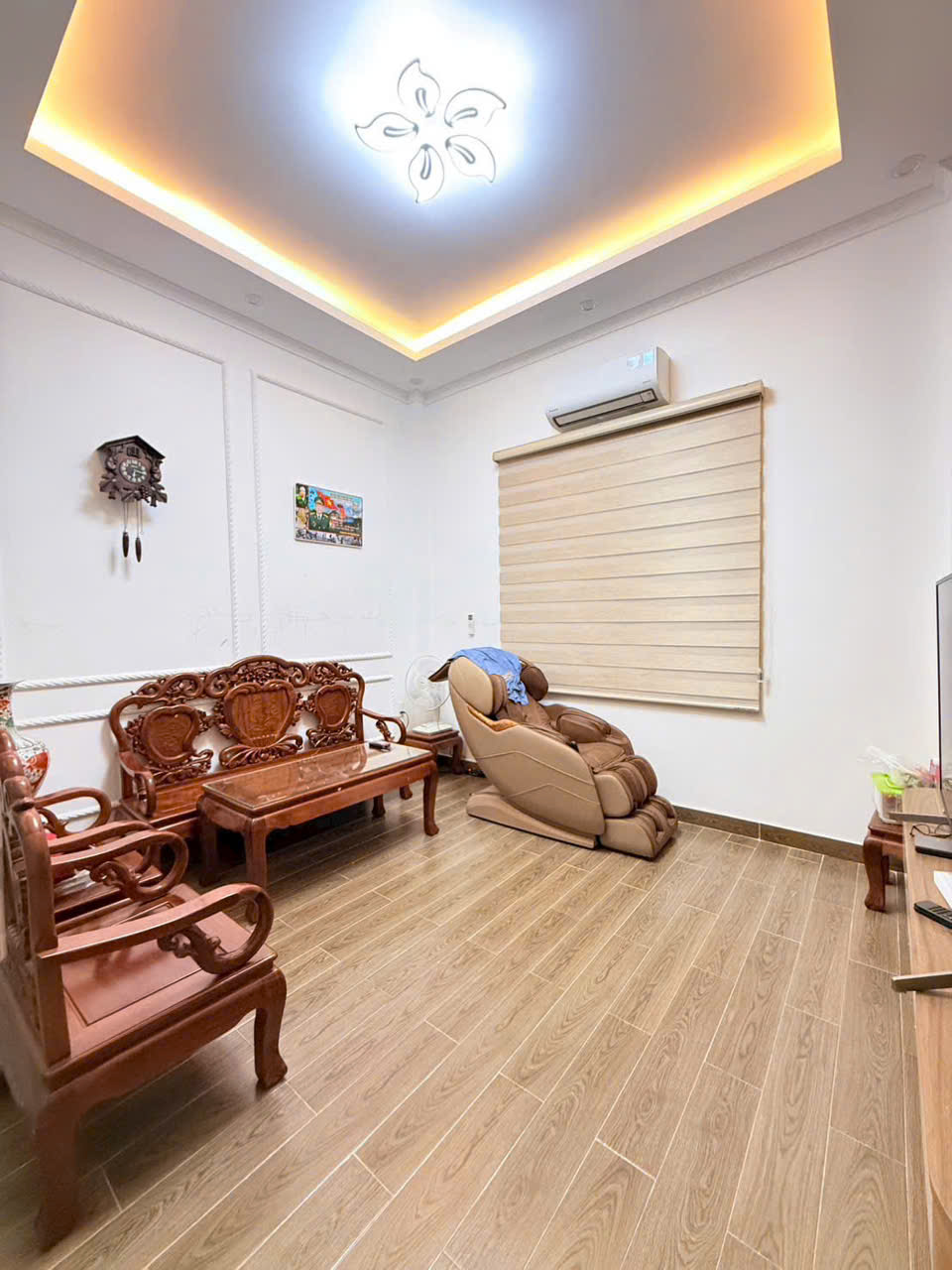 5,45 TỶ – NHÀ 2 MẶT NGÕ SÁT MẶT ĐƯỜNG CHỢ HÀNG – Ô TÔ QUA LẠI