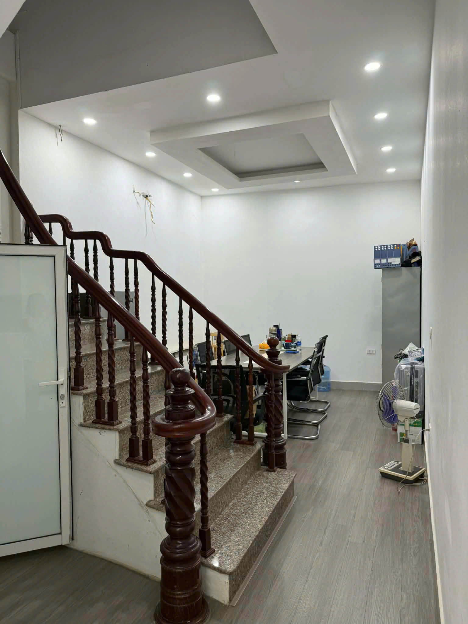 CHO THUÊ NHÀ 5 TẦNG MẶT PHỐ KINH DOANH  MỄ TRÌ HẠ , HÀ NỘI,  THUÊ NGUYÊN CĂN HOẶC TỪNG TẦNG