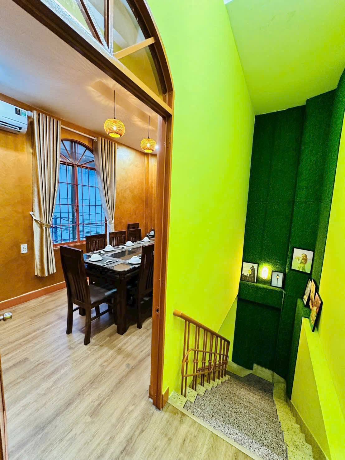 Sang Lại nhà hàng, quán nhậu tại 1a Hàn Thuyên, Xuân Hương, Nha Trang.