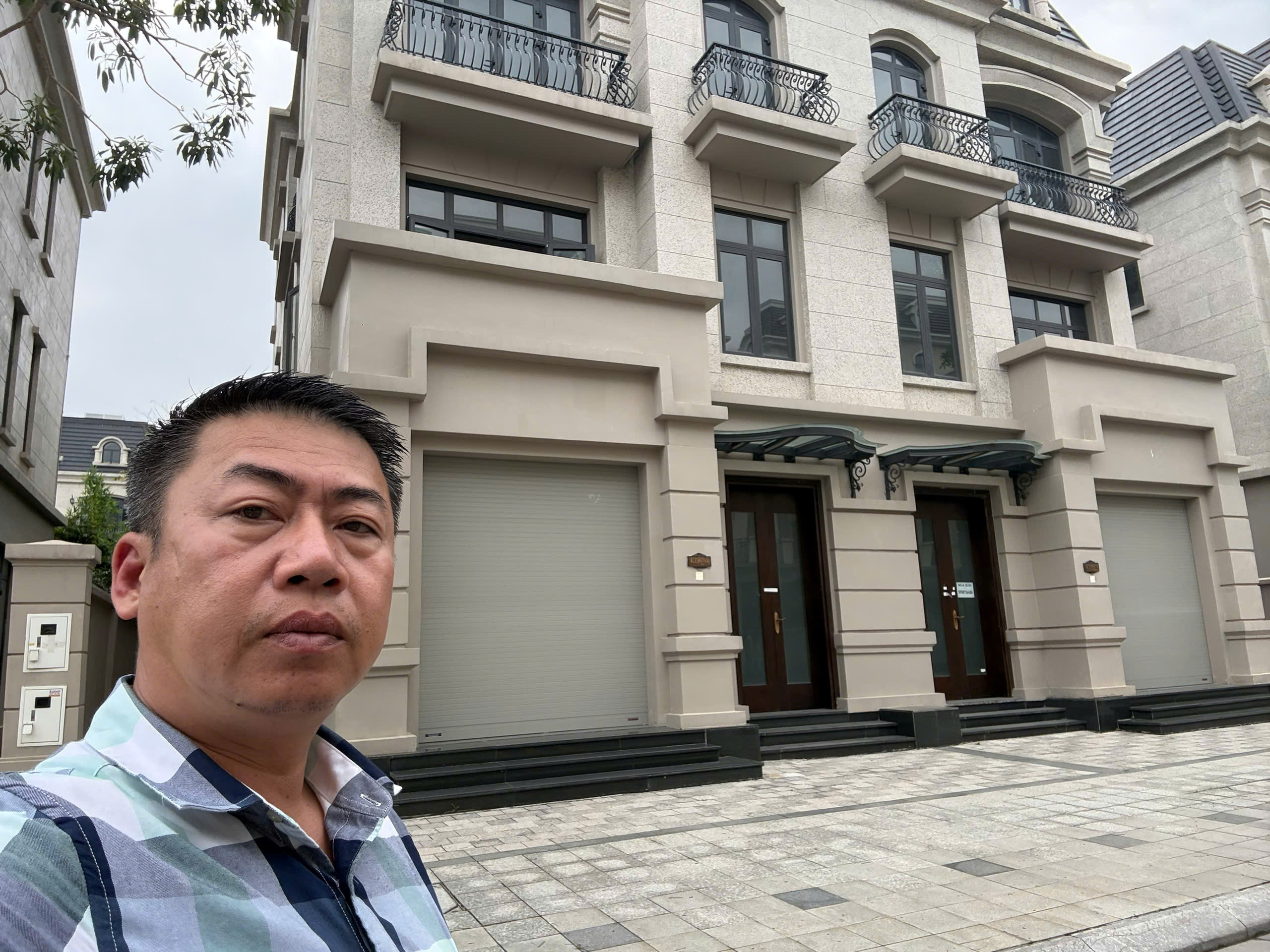 NHỈNH 20.x TỶ HÀNG GỐC CHỦ ĐẦU TƯ - BIỆT THỰ SONG LẬP KINH ĐÔ 150m² – Giá SIÊU RẺ - SỔ ĐỎ VĨNH VIỄN - GẦN VINCOM - GẦN QUẢNG TRƯỜNG KINH ĐÔ ÁNH SÁNG