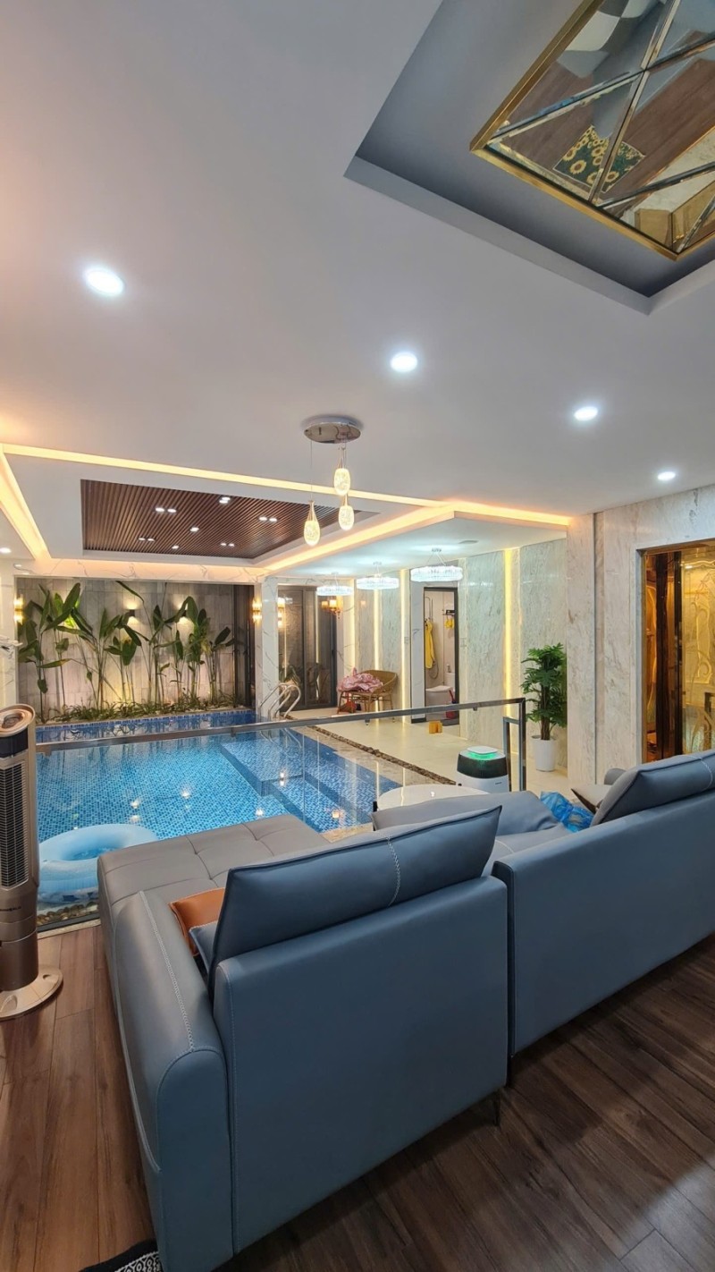 ♥ Sát Nguyễn Tri Phương, 246m2, ngang 7m, Village 4 tầng xịn sò, sẵn dòng tiền 100tr/th