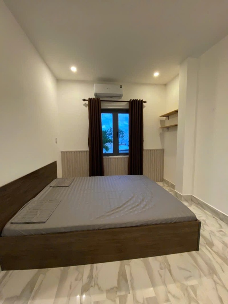 # Thẳng 30m ra MT Điện Biên Phủ, 123m2, 4 tầng, thang máy, thu 50tr/tháng, 8.x tỷ
