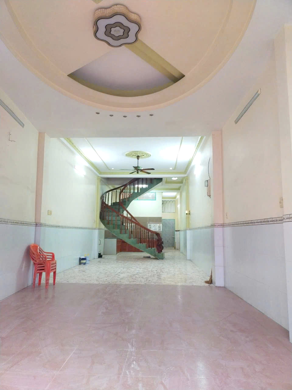 Nhà 4 tầng DT khủng,nở hậu MT Ba Đình P.10Q.8 (P. Chánh Hưng). Giá 10,9 tỷ TL