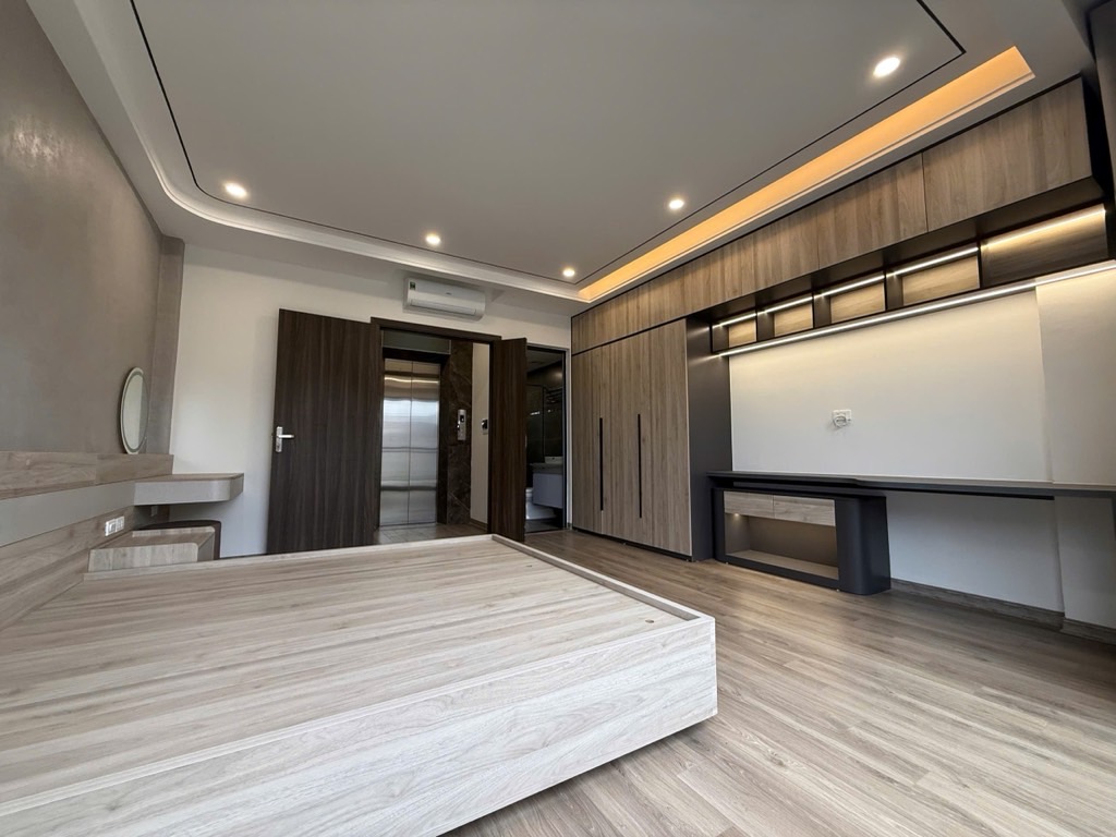 BÁN NHÀ PHÚC ĐỒNG 35M2- 6 TẦNG THANG MÁY- Ô TÔ TRÁNH- HƠN 10 TỶ