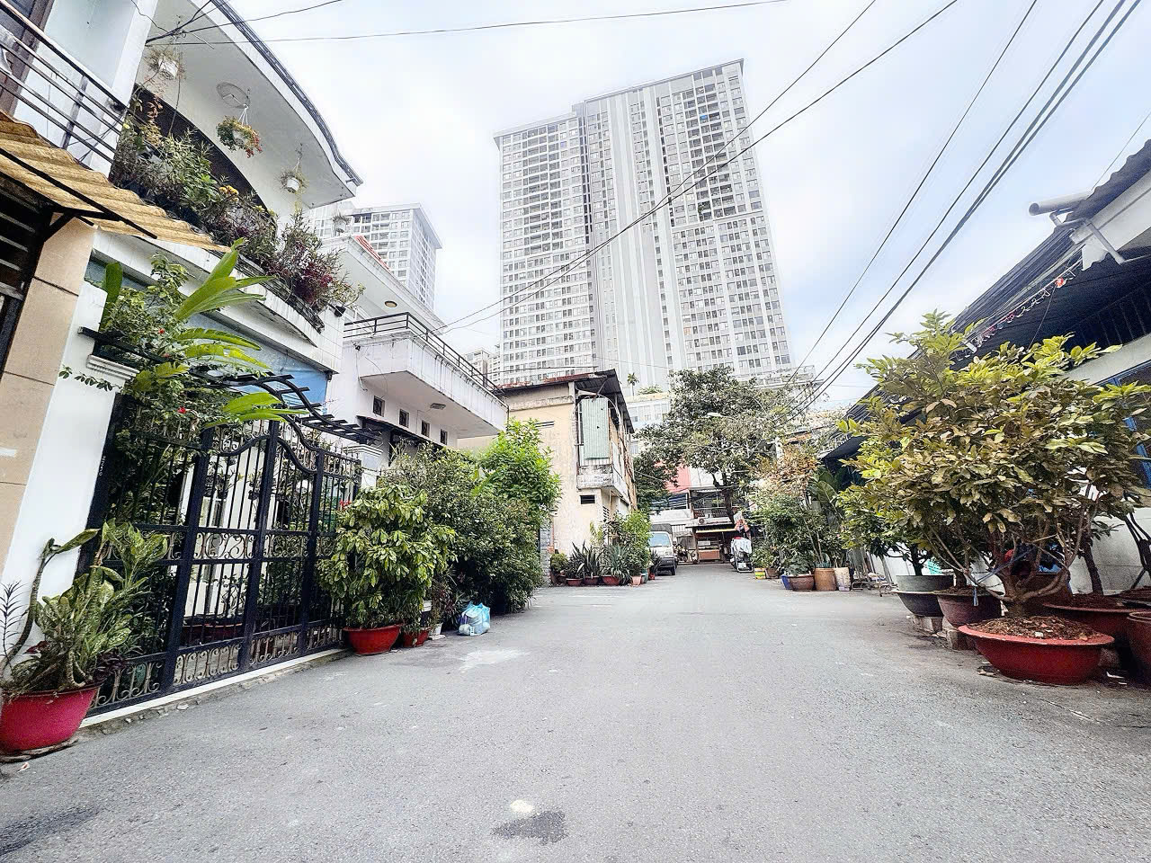 HIẾM DUY NHẤT NHÀ BÁN 5 TẦNG THANG MÁY XE HƠI NGỦ TRONG NHÀ Đ.BÊN VÂN ĐỒN, P.KHÁNH HỘI, QUẬN 4 - NGANG ĐẸP 6,6M*16M VUÔNG VỨC - KHU VIP KHÔNG CÓ CĂN THỨ 2 SO SÁNH* LIÊN HỆ GIANG GIANG: 093.86.76.685