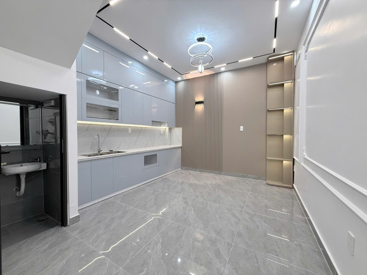 ACHỈ 4,25 TỶ SỞ HỮU NHÀ MỚI TINH TRUNG TÂM HỒ SEN

Diện tích 55m², thiết kế hiện đại, công năng đầy đủ: