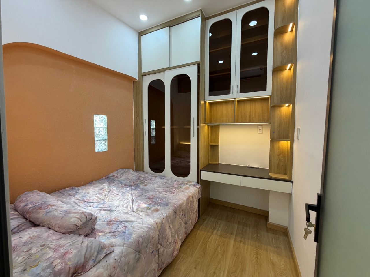[K2526] Cơ Hội Hiếm Có Nhà 3 Tầng Sát Ngã Tư Hàng Xanh, Giảm Sâu Còn 5.x Tỷ