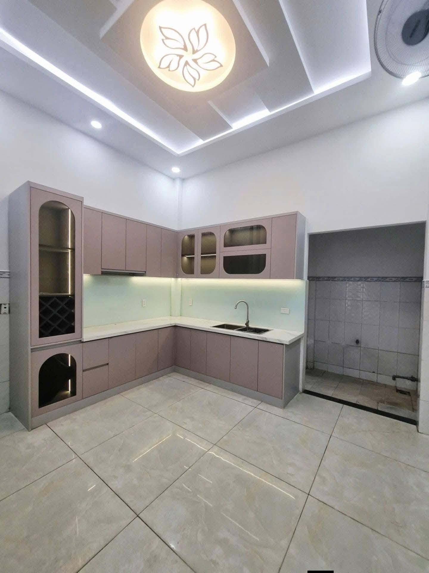 Mặt tiền kinh doanh nhánh–Trung Mỹ Tây, Q12 - 4x20m (80m²), 3 tầng- giá chỉ 6.6 tỉ