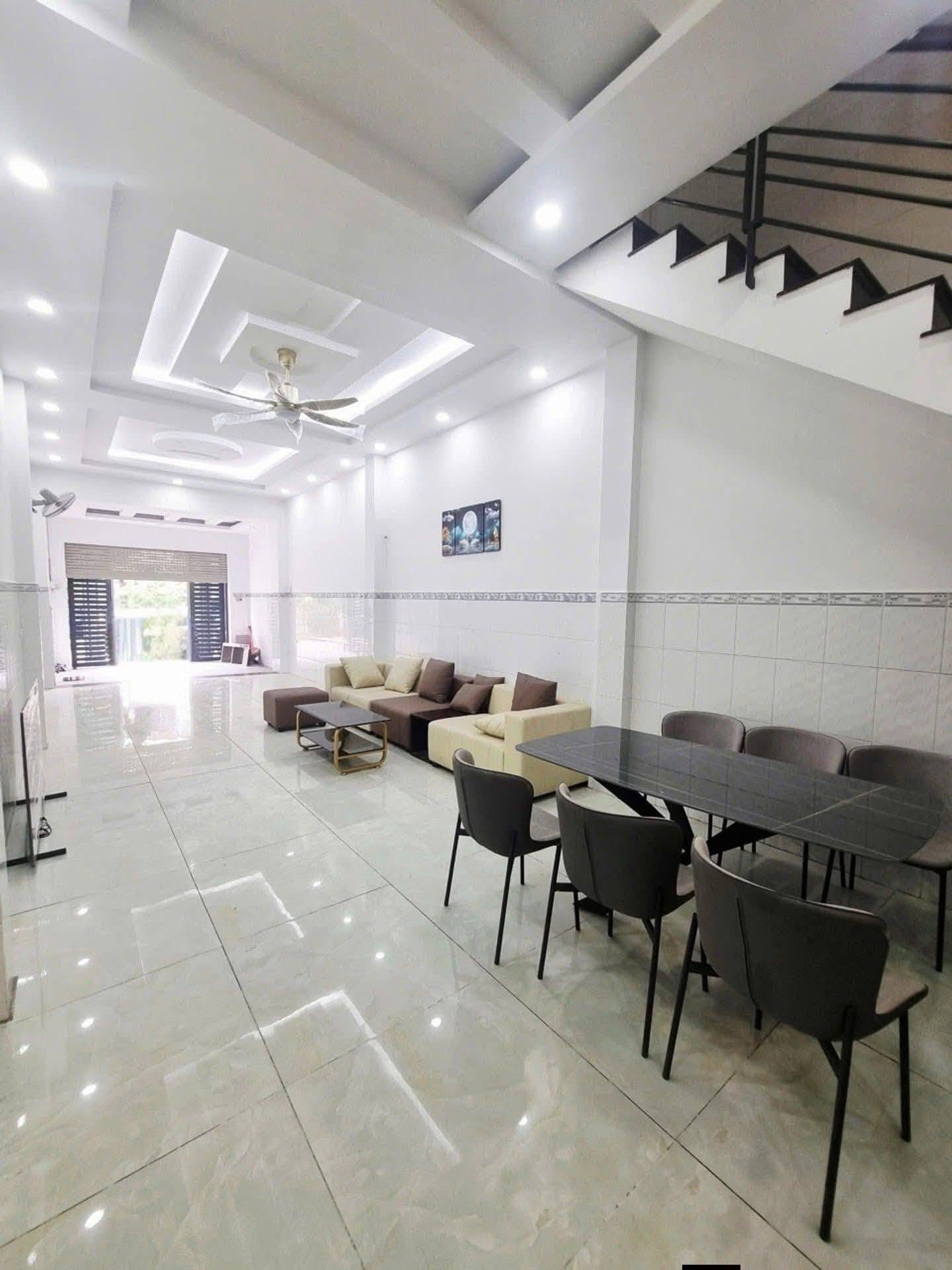 Mặt tiền kinh doanh nhánh–Trung Mỹ Tây, Q12 - 4x20m (80m²), 3 tầng- giá chỉ 6.6 tỉ