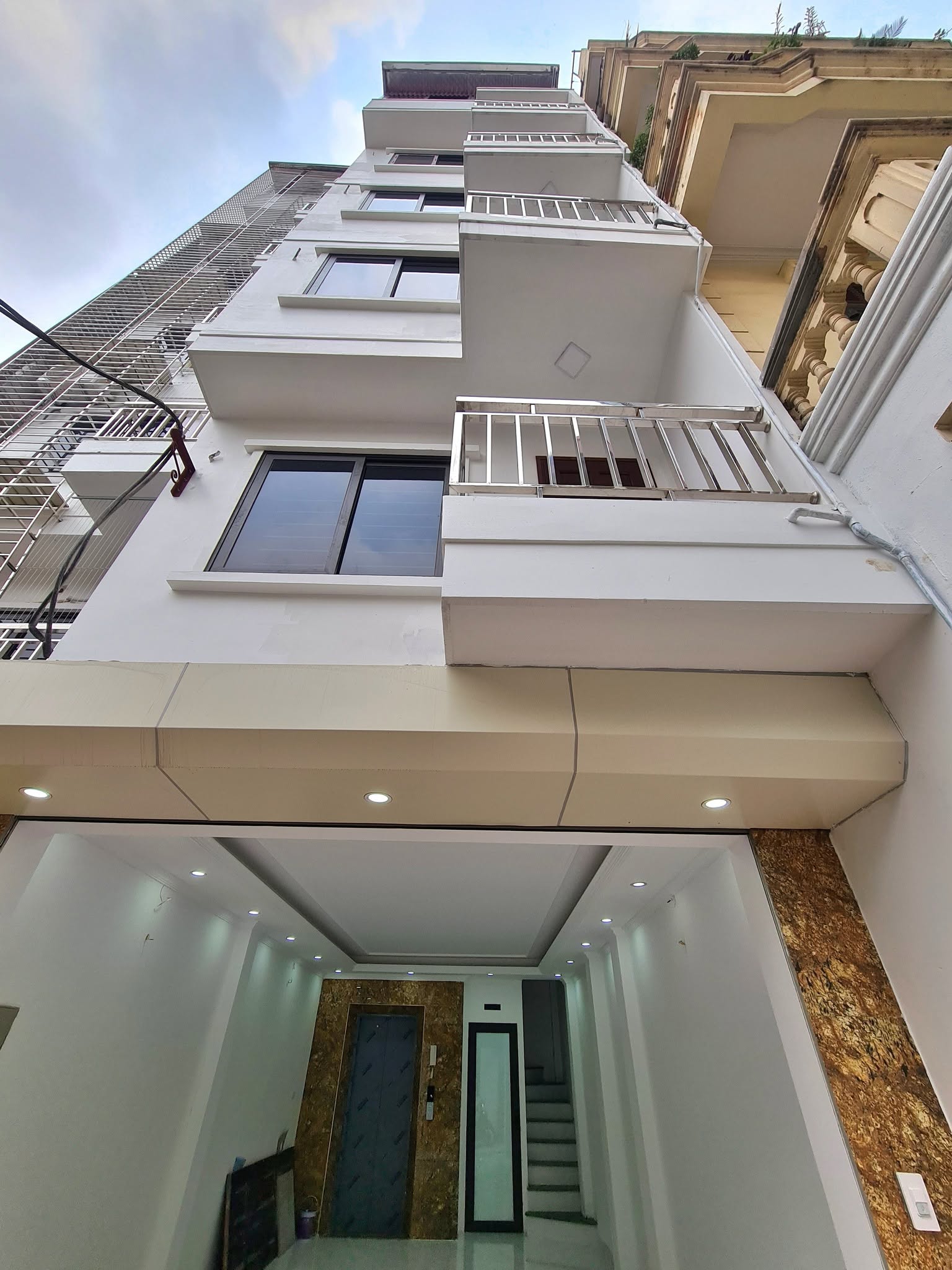 Tin thật NGuyễn Sơn Long biên 10 tỷ 60m,ô tô