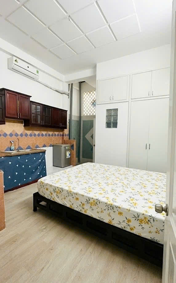 Nhà 4 tầng Hoàng Việt - QUẬN TÂN BÌNH - Diện tích 63 m2 - 12.9 tỷ
