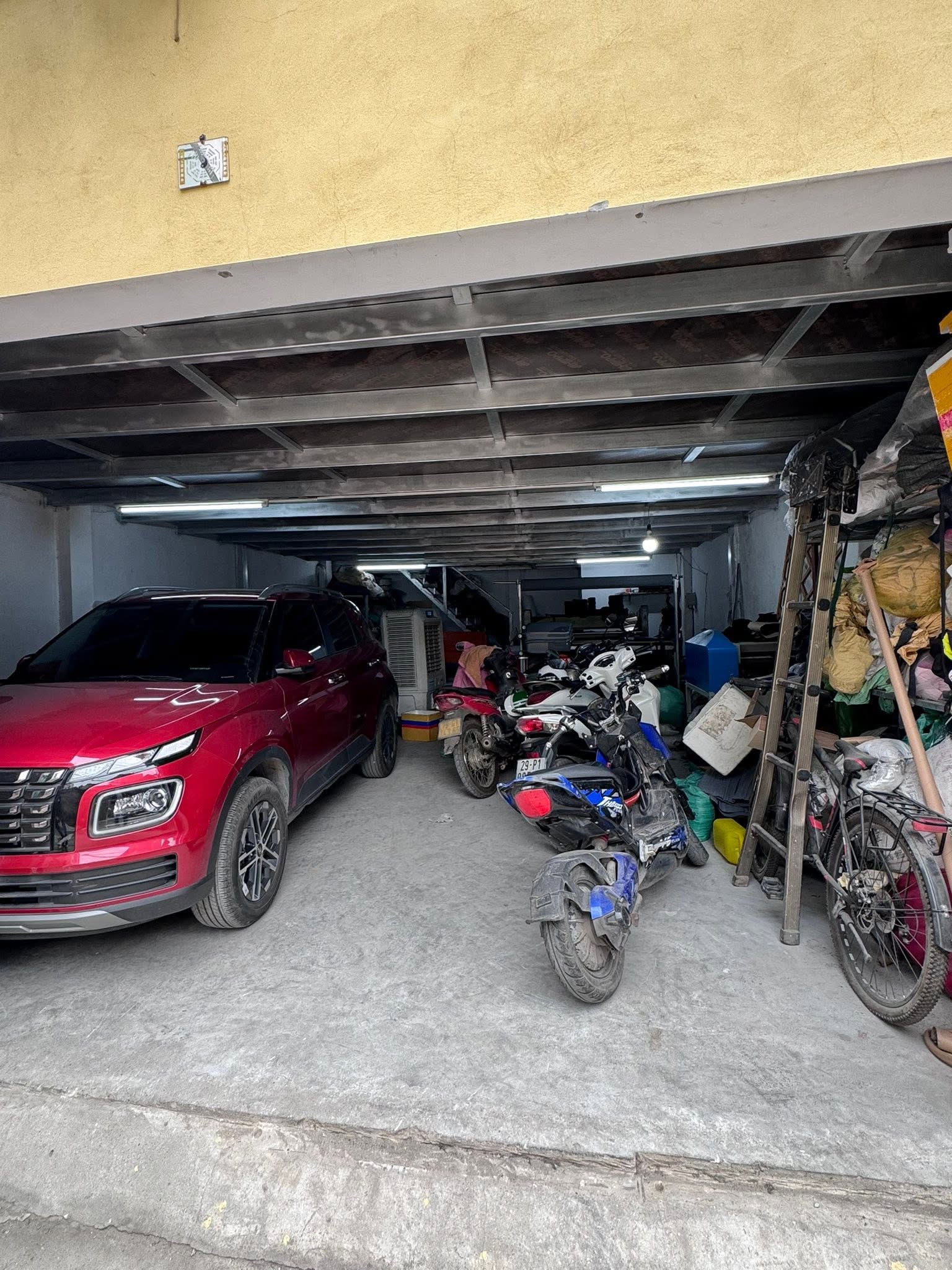 Bán nhà C4 Cổ Linh long Biên 9 tỷ 70m ô tô đỗ cửa