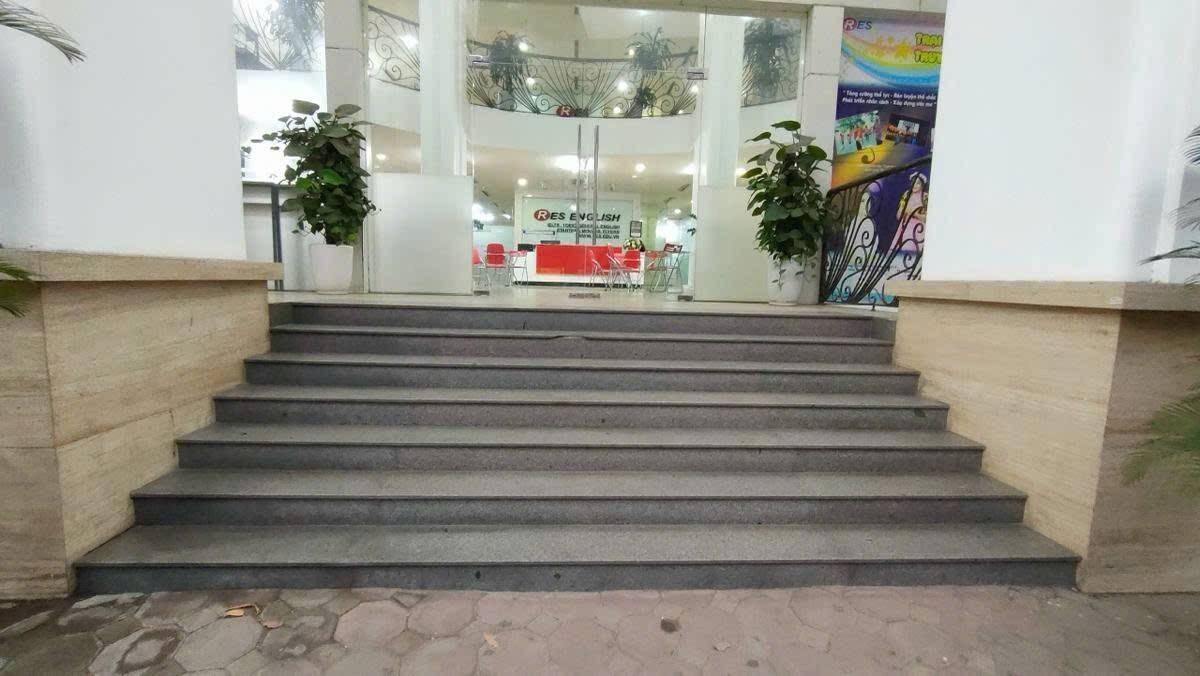 🔅 BÁN TÒA VĂN PHÒNG MẶT PHỐ VIP YÊN LÃNG, ĐỐNG ĐA 406M2 10T MT 13.5M, CHỈ 240 TỶ 🔅