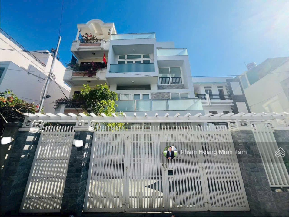 Bán nhà đường Hà Thanh gần ngã 2/4, trung tâm Nha Trang