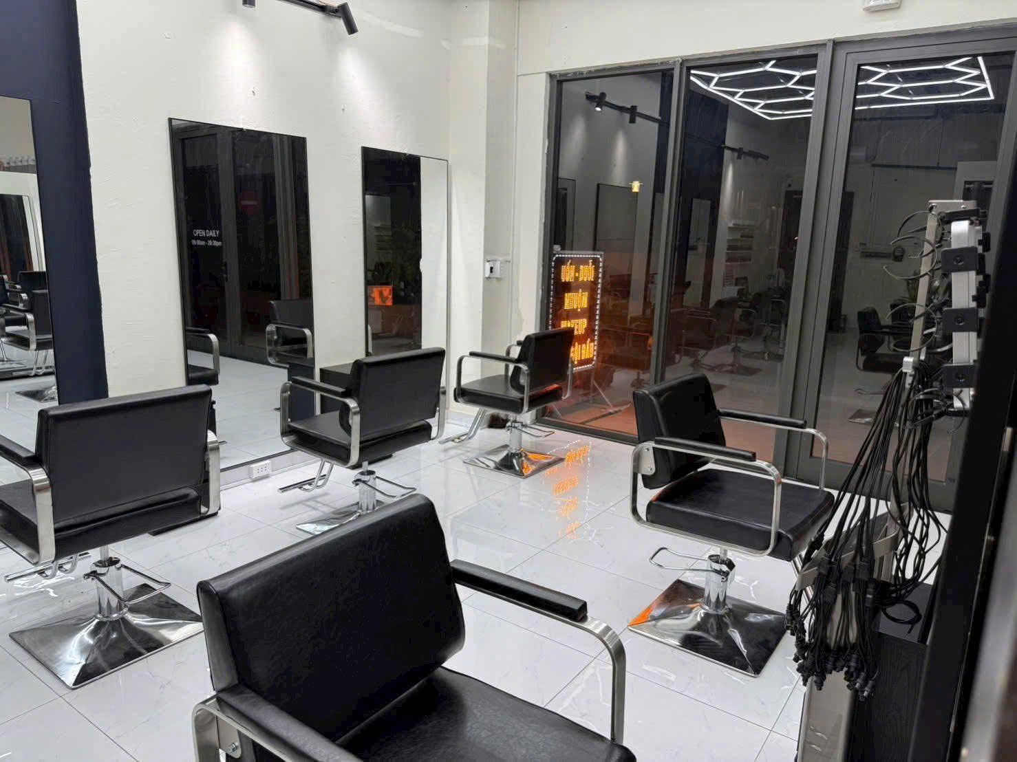 SANG NHƯỢNG MẶT BẰNG SALON TÓC VÀ SPA DƯỠNG SINH – QUẬN 12, TP.HCM