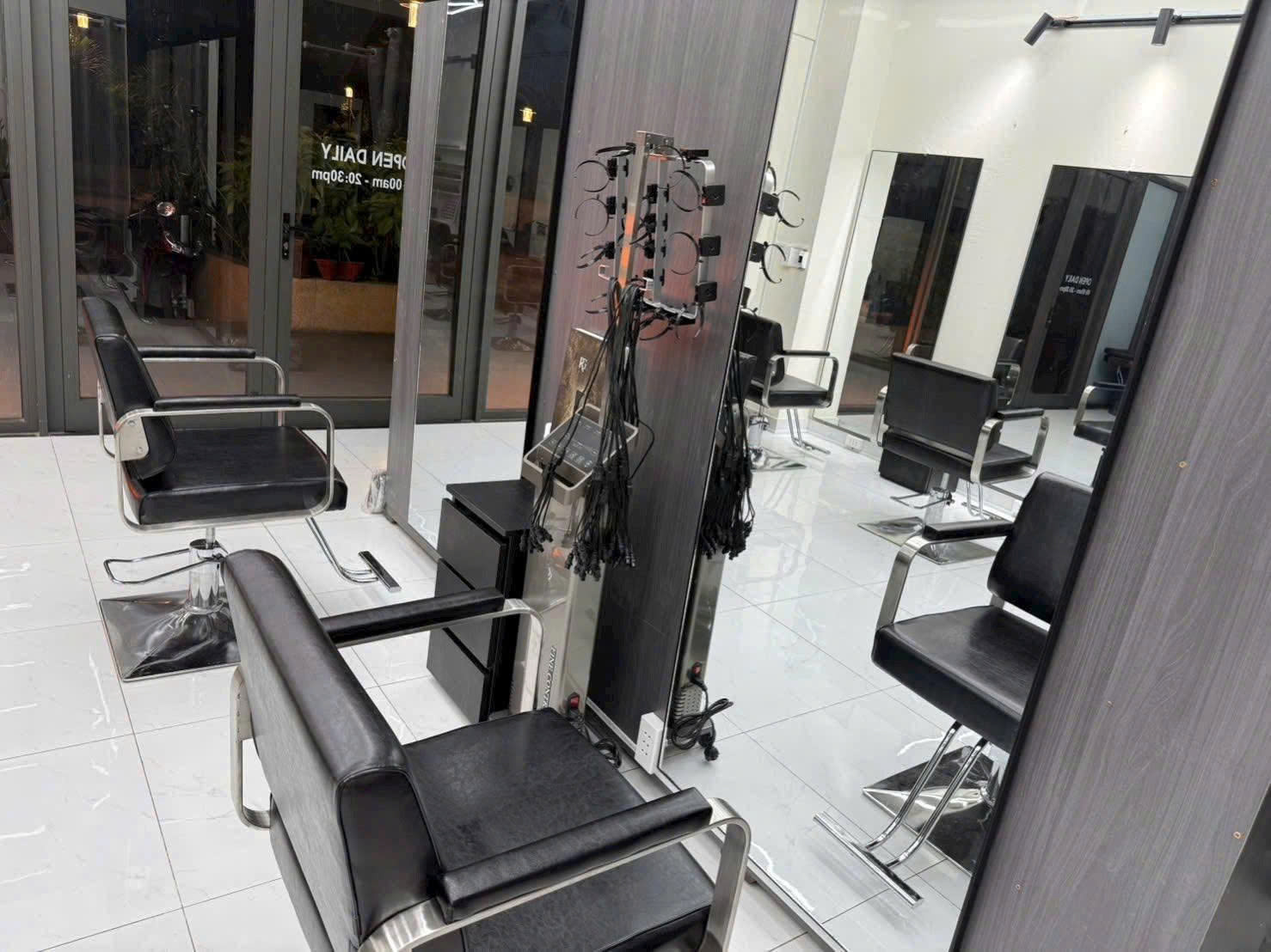 SANG NHƯỢNG MẶT BẰNG SALON TÓC VÀ SPA DƯỠNG SINH – QUẬN 12, TP.HCM