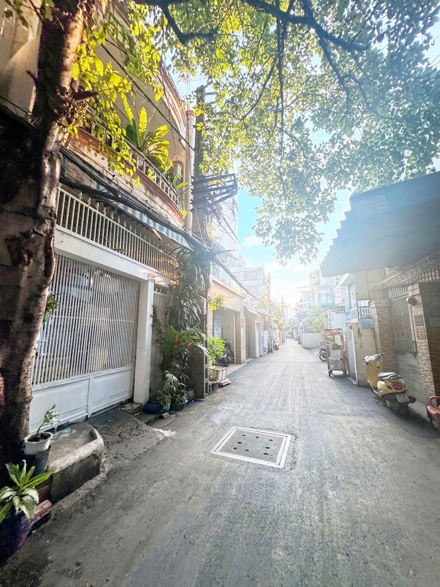 [T2531*] Khuôn đất vuông vức 84m2 sát ngã tư Hàng Xanh, giá 9.x tỷ