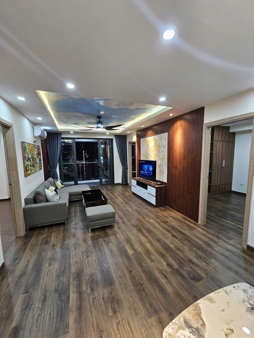 Chính chủ bán căn hộ 3 phòng ngủ cao cấp tại Sun Square - Full nội thất đẹp, sổ đỏ chính chủ
