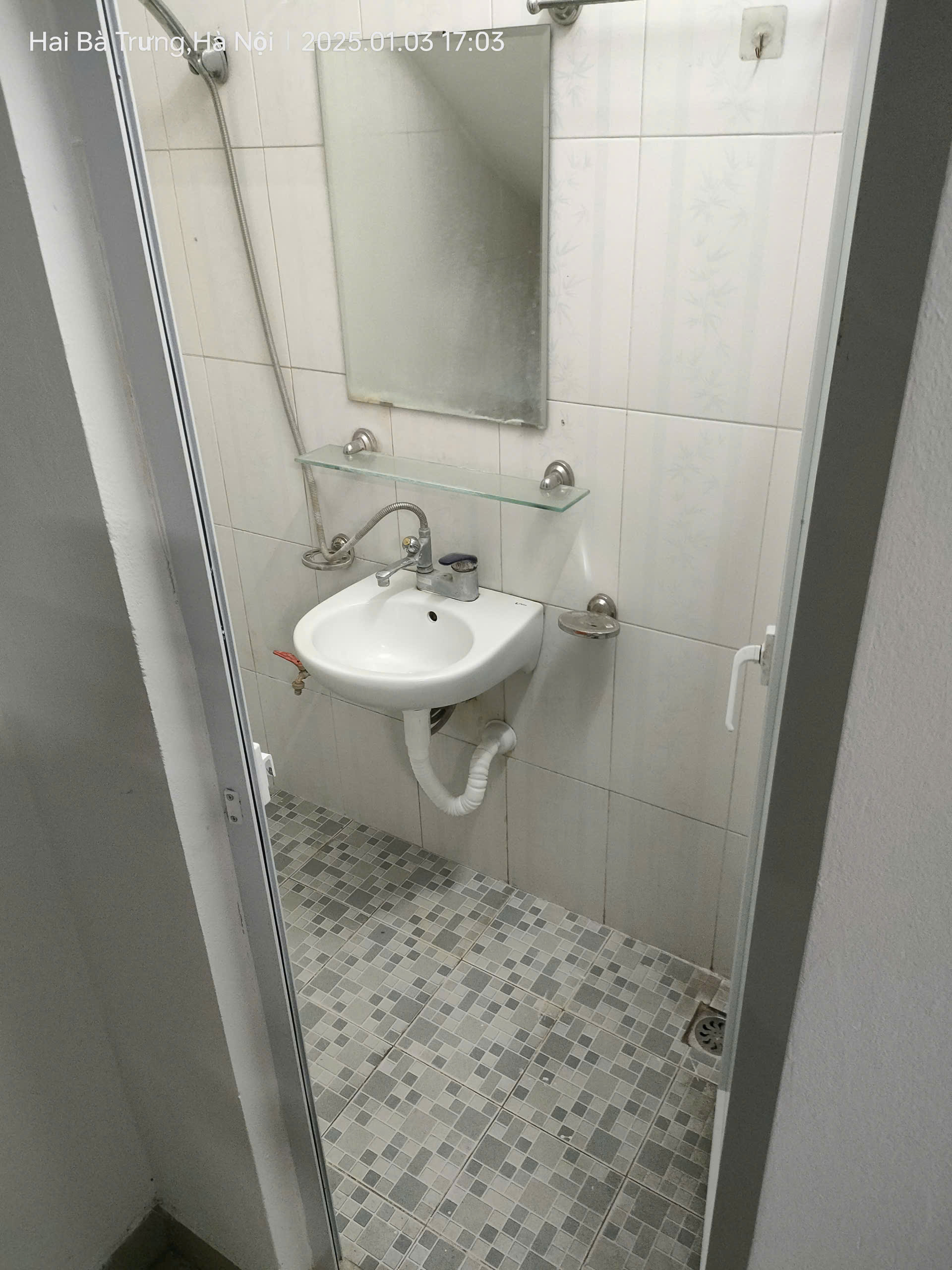 Bán gấp giá rẻ căn hộ tập thể khép kín Triều Khúc 17m/40m, tầng 3, mt 3m, 1.5 Tỷ Thanh Xuân.