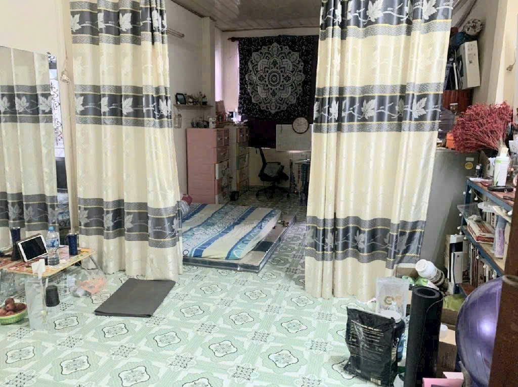 Bán nhà mặt tiền kinh doanh đường số Khánh hội 

Vĩnh hội Q4 cạnh Q1 Q2 

Diện tích Ngang 4 dài 10 

có 9đ