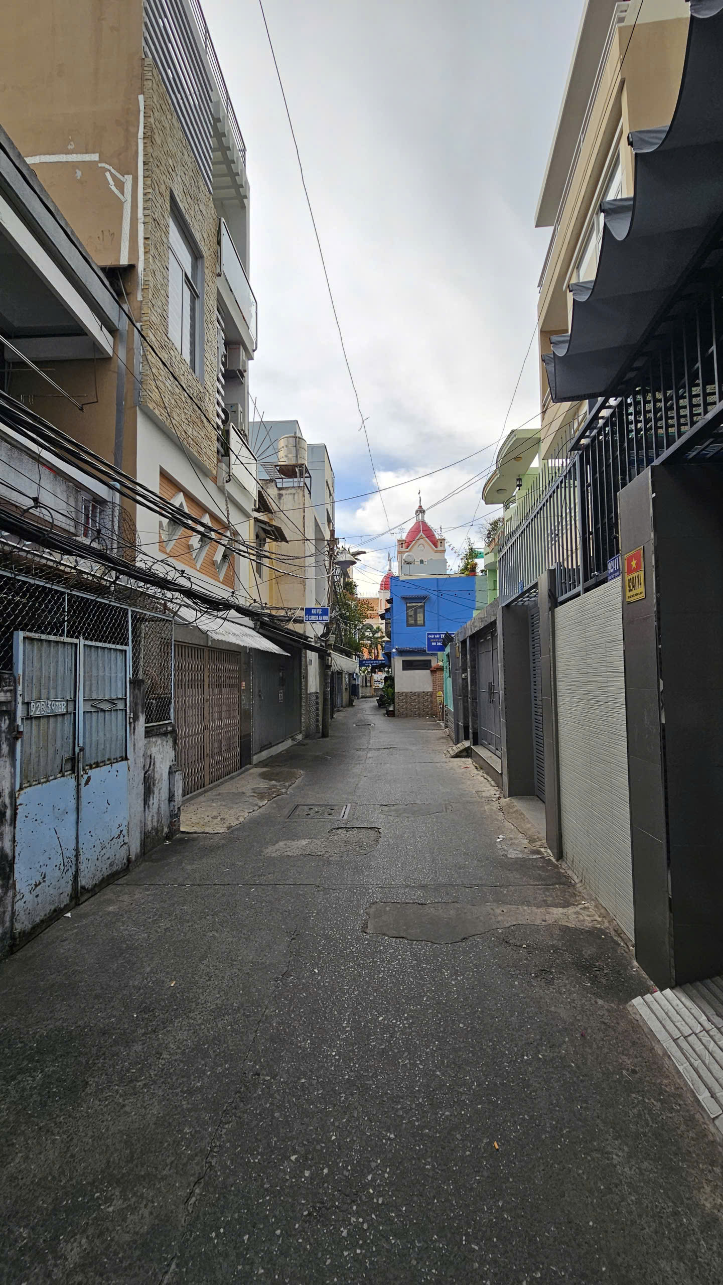 Bán nhà xe hơi ngay nhà Q4 diện tích bự có 10 đ