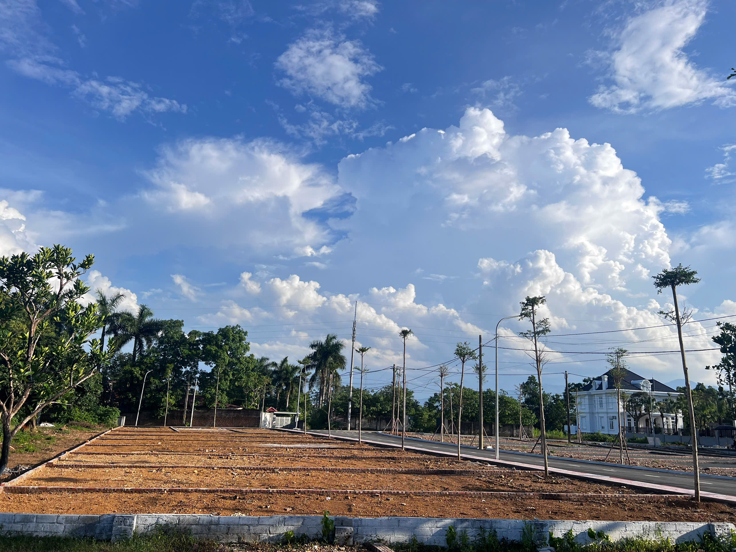  Bạn đang tìm một lô đất vừa đẹp, vừa có tiềm năng tăng giá mạnh tại Hòa Lạc