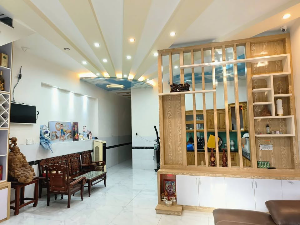 Mặt tiền xe hơi chợ Rạch Ông, đường Nguyễn Thị Tần 5x25, 4 tầng chỉ 11 tỷ 3