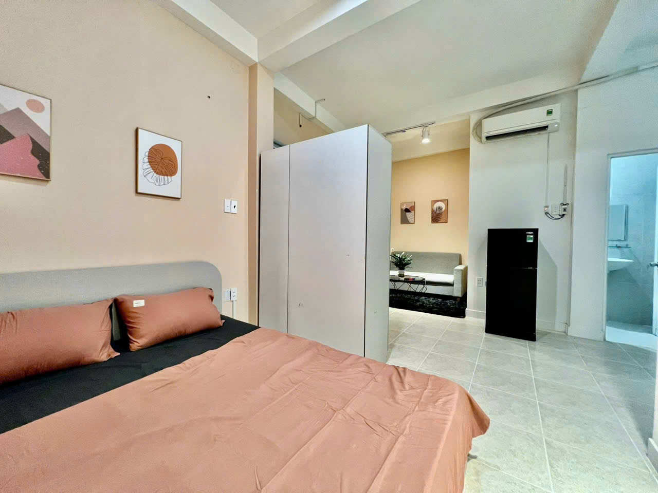 bán nhà ĐẸP Ngang 3.2 x 10 nở 5m 

đúc 5 tấm Q4 có 4Đ
dòng tiền 20 triệu