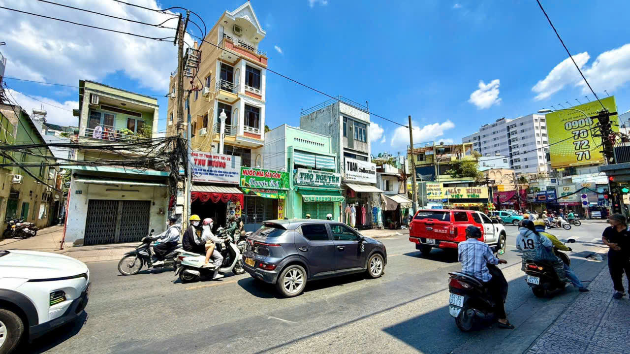 HOT HOT –CẦN BÁN CĂN NHÀ -TÒA NHÀ CHDV 6 TẦNG DÒNG TIỀN ỔN ĐỊNH-MT Lê Quang Định, Bình Thạnh, TP.HCM
